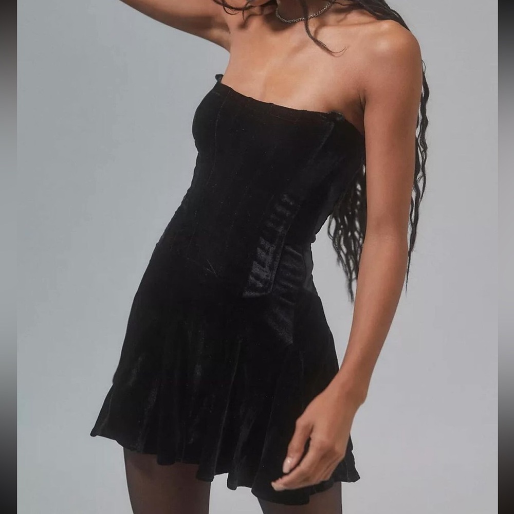 Urban Outfitters Antoinette Velvet Bustier Mini Dress Black Small Semi Formal